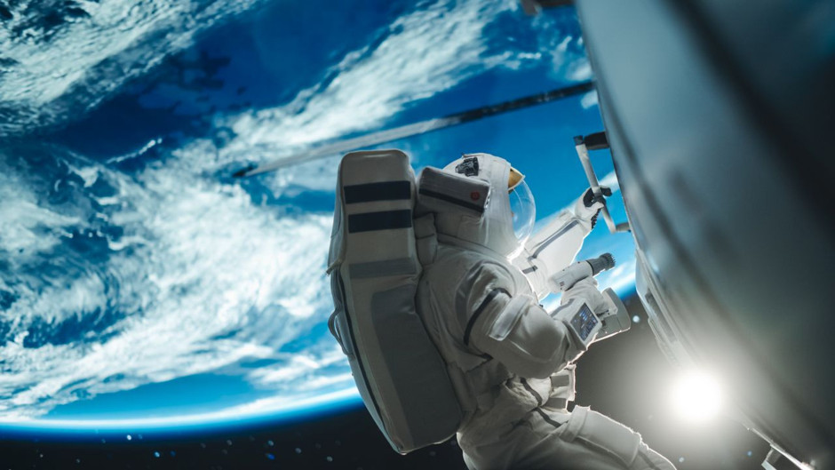 İkinci astronot vakası: 'Uzayda saldırıya uğrayan sevgilisine' para gönderince...