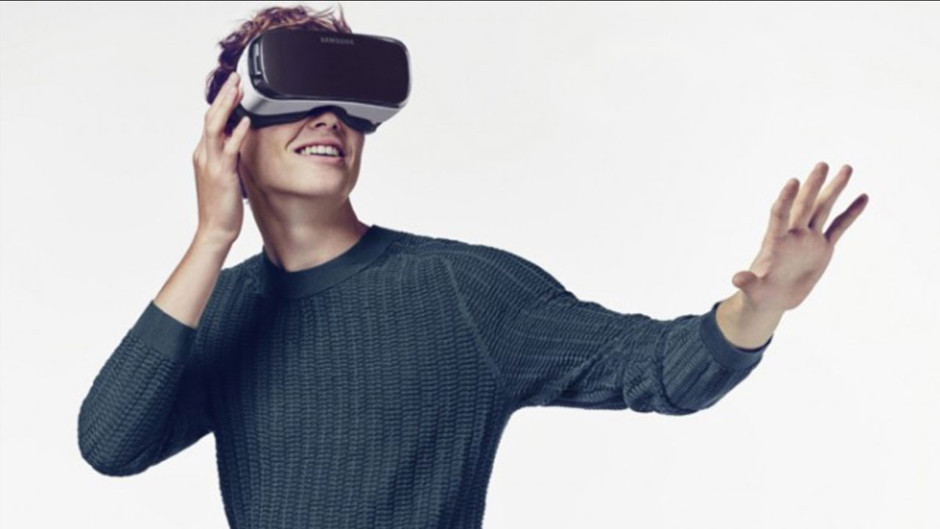 Samsung'dan üçüncü tanıtım etkinliği sürprizi: Üçe katlanan telefon mu geliyor?