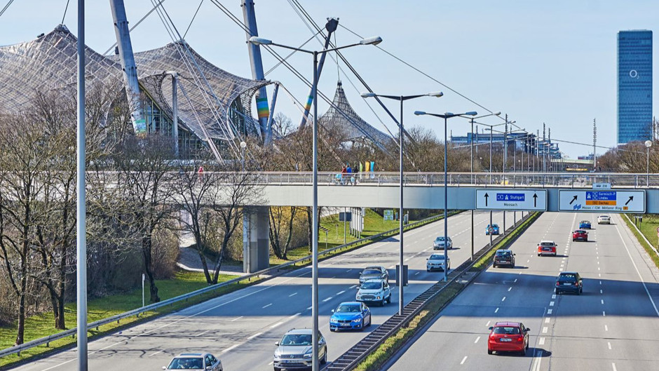130 yerine 180 km: Bir sürücü gerçekten ne kadar zaman kazandırdığını test etti