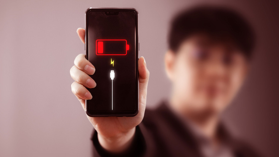 Telefonunuzun gizli enerji vampirleri: Pilinizi böyle "yiyorlar"