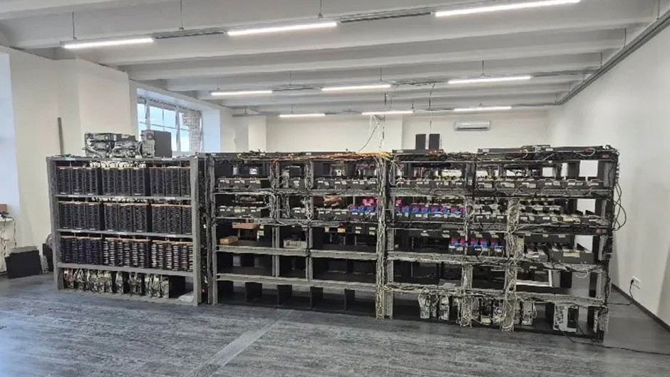 Milyonlarca sahte hesap açan “SIM kart çetesi” böyle çökertildi