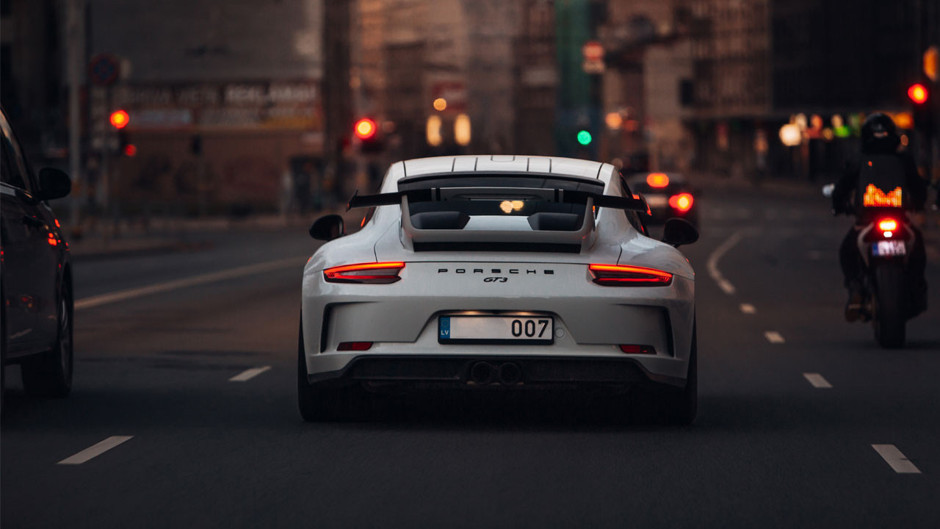 Rusya’da yüzlerce Porsche aynı anda arızalandı