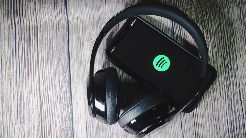 Spotify, podcast ve çalma listeleri için grup sohbetlerini başlattı